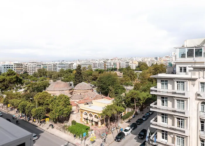 Aristotle Spot, City View Apartment By Binobi!